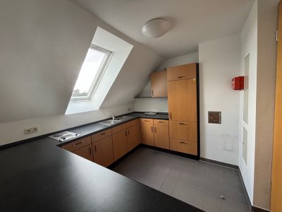  Attraktive Büroeinheit mit Großraumbüro und drei Einzelbüros
